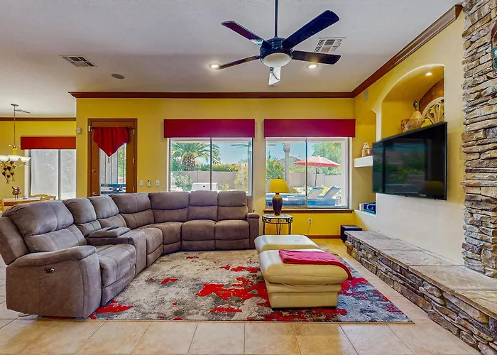 Holiday home Goodyear W/ Private Pool, & Built-in Bbq *