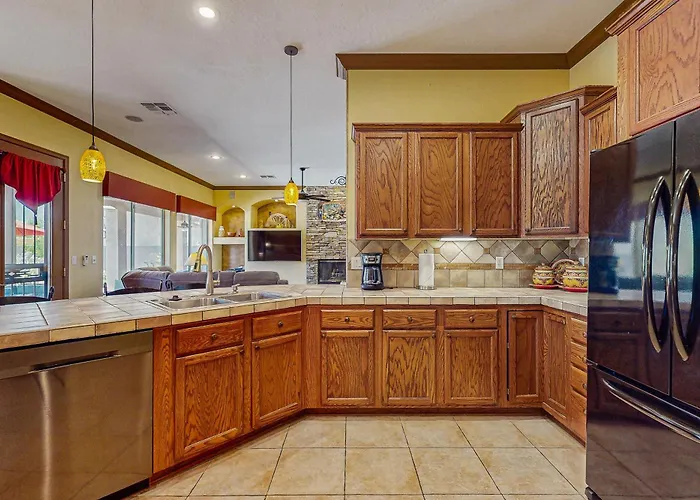 Goodyear W/ Private Pool, & Built-in Bbq * Litchfield Park