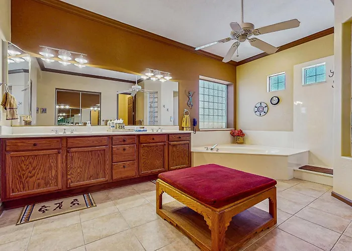 Holiday home Goodyear W/ Private Pool, & Built-in Bbq