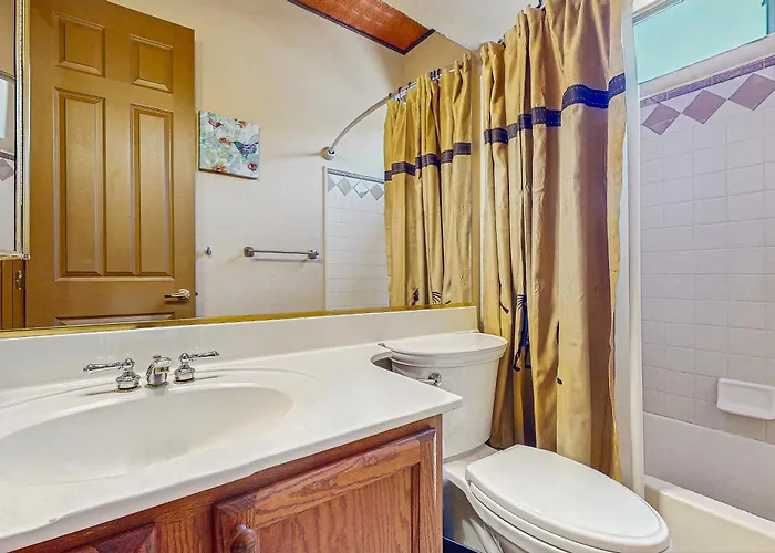 Goodyear W/ Private Pool, & Built-in Bbq Holiday home *